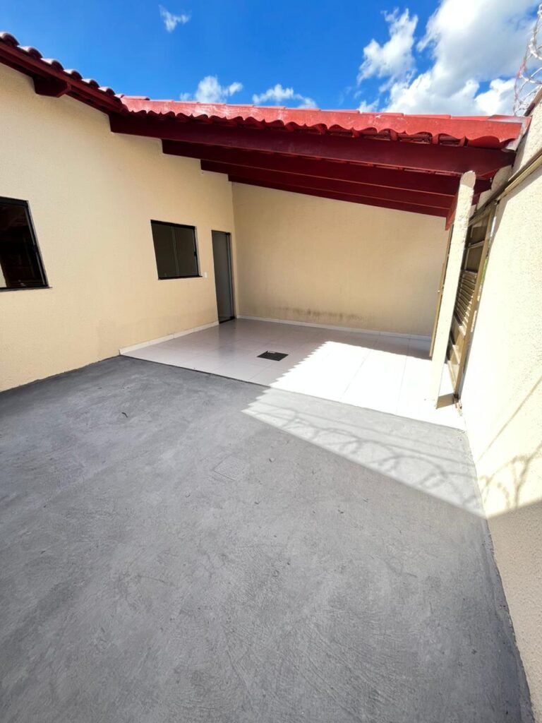 OPORTUNIDADE: CASA RECÉM-REFORMADA NA Vila Santa Rosa II – Senador Canedo / GO