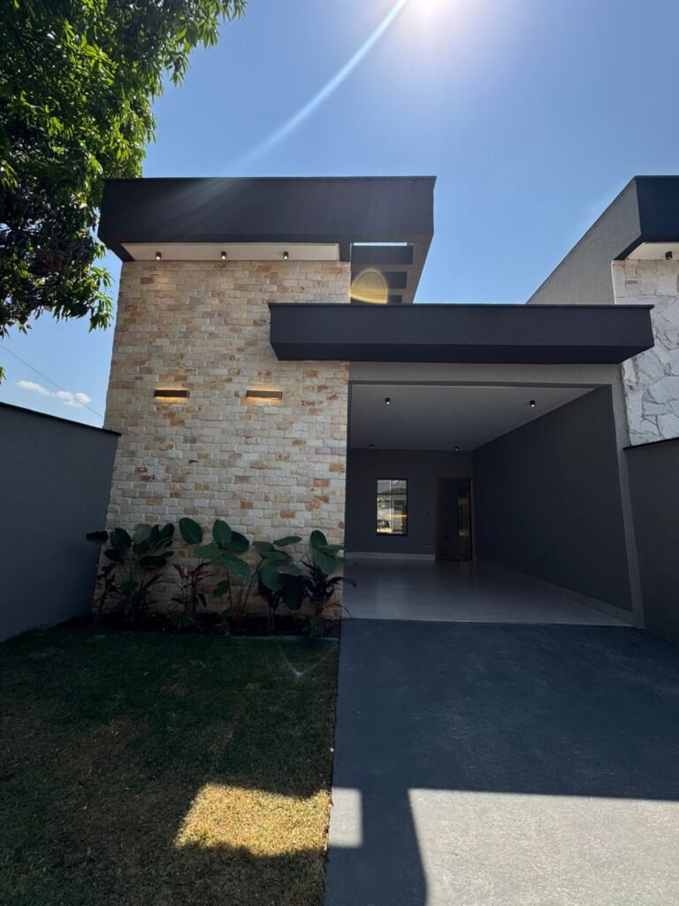 CASA CONTEMPORÂNEA À VENDA – SETOR VILA OLIVEIRA | APARECIDA DE GOIÂNIA-GO — Foto