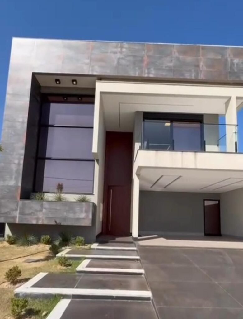 OPORTUNIDADE DE ALTO PADRAO : SOBRADO DE LUXO MOBILIADO NO PARQVILLE JACARANDA — Foto