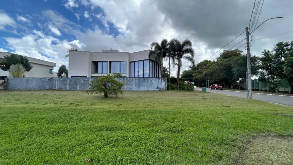 CONDOMÍNIO DO LAGO: LOTE PLANO E EXCLUSIVO EM GOIÂNIA — Foto