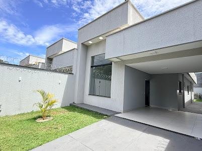 CASA DE ALTO PADRÃO NO SETOR HELVÉCIA – PROX. AV. RIO VERDE.