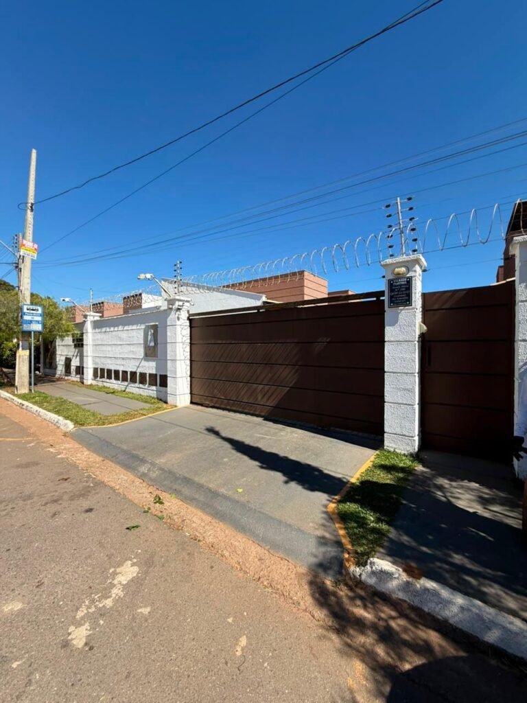 OPORTUNIDADE ÚNICA COM  ENTRADA R$ 3.000: CASA EM CONDOMÍNIO FECHADO