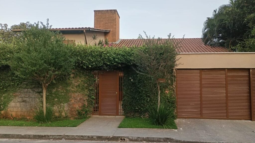 SOBRADO DE ALTO PADRÃO NO SETOR DOS AFONSOS – ESPAÇO, CONFORTO. — Foto