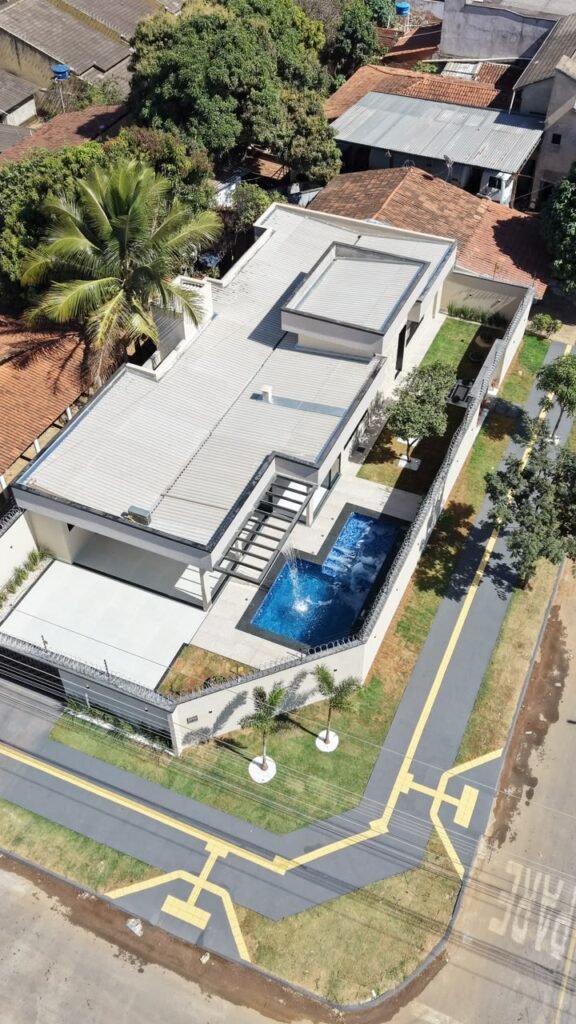 OPORTUNIDADE IMPERDÍVEL: CASA DE ESQUINA NO JARDIM HELVÉCIA