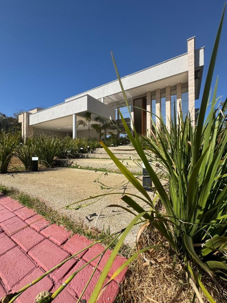 OPORTUNIDADE ÚNICA: MANSÃO DE ALTO PADRÃO NO CONDOMÍNIO DE CHÁCARA VILLA VERDE — Foto