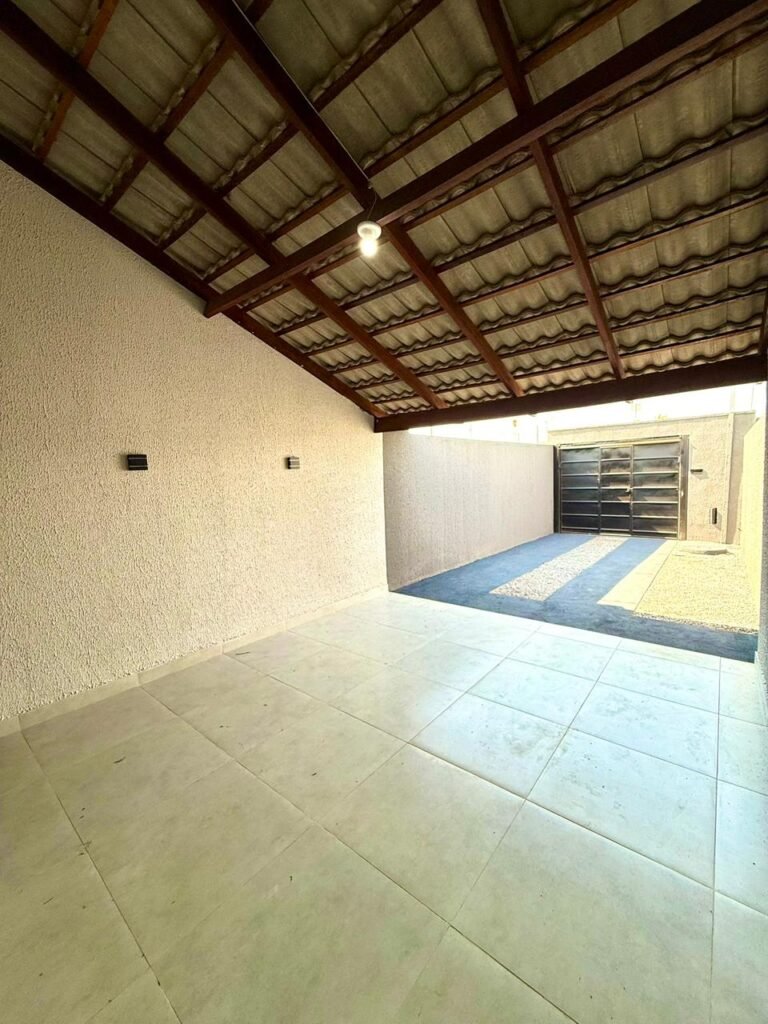 LINDA CASA E BEM LOCALIZADA NO SETOR MONTE SINAI EM TRINDADE — Foto