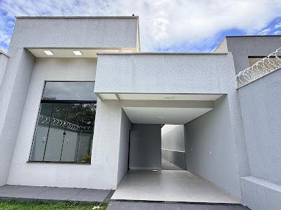 CASA DE ALTO PADRÃO NO SETOR HELVÉCIA – PROX. AV. RIO VERDE. — Foto