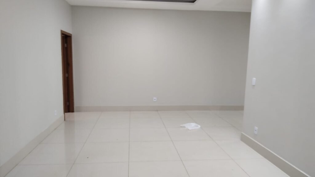 OPORTUNIDADE: CASA REFORMADA NA VILA SÃO JOAQUIM – APARECIDA DE GOIÂNIA — Foto