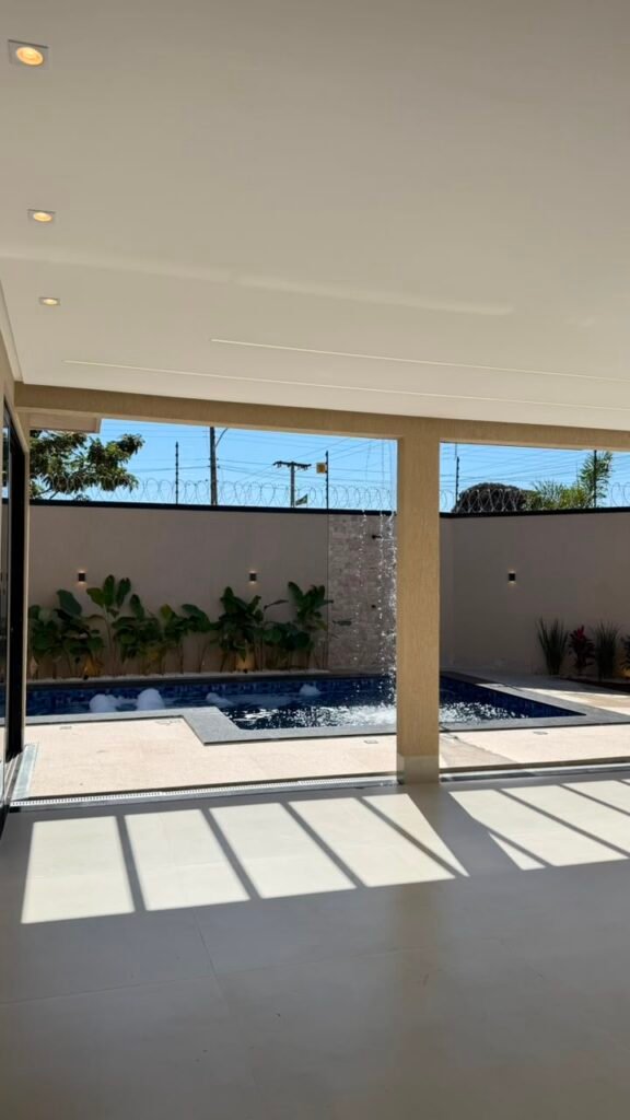 OPORTUNIDADE IMPERDÍVEL: CASA DE ESQUINA NO JARDIM HELVÉCIA — Foto