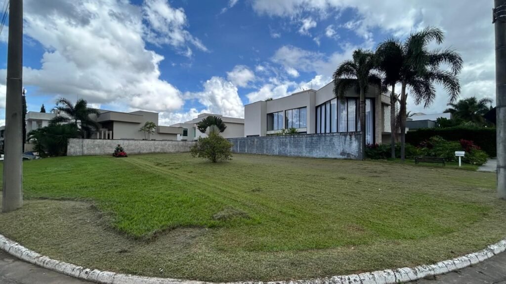 CONDOMÍNIO DO LAGO: LOTE PLANO E EXCLUSIVO EM GOIÂNIA