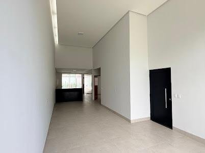 CASA DE ALTO PADRÃO NO SETOR HELVÉCIA – PROX. AV. RIO VERDE. — Foto