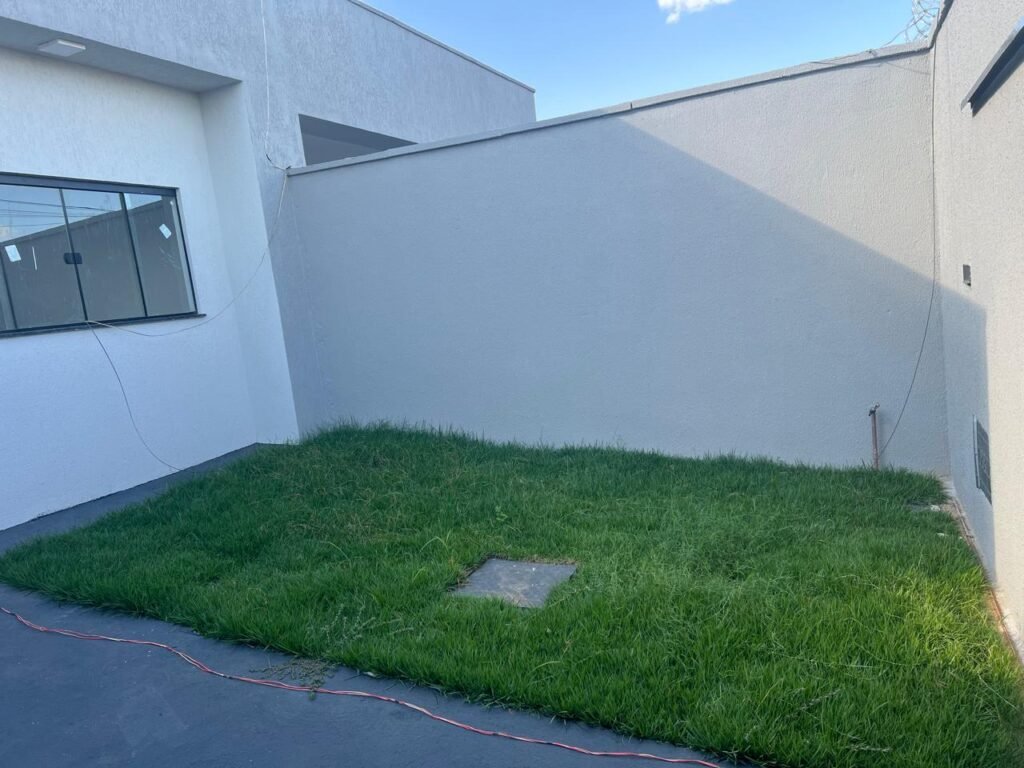 CASA MODERNA E PRONTA PARA MORAR NO SETOR CONDE DOS ARCOS — Foto