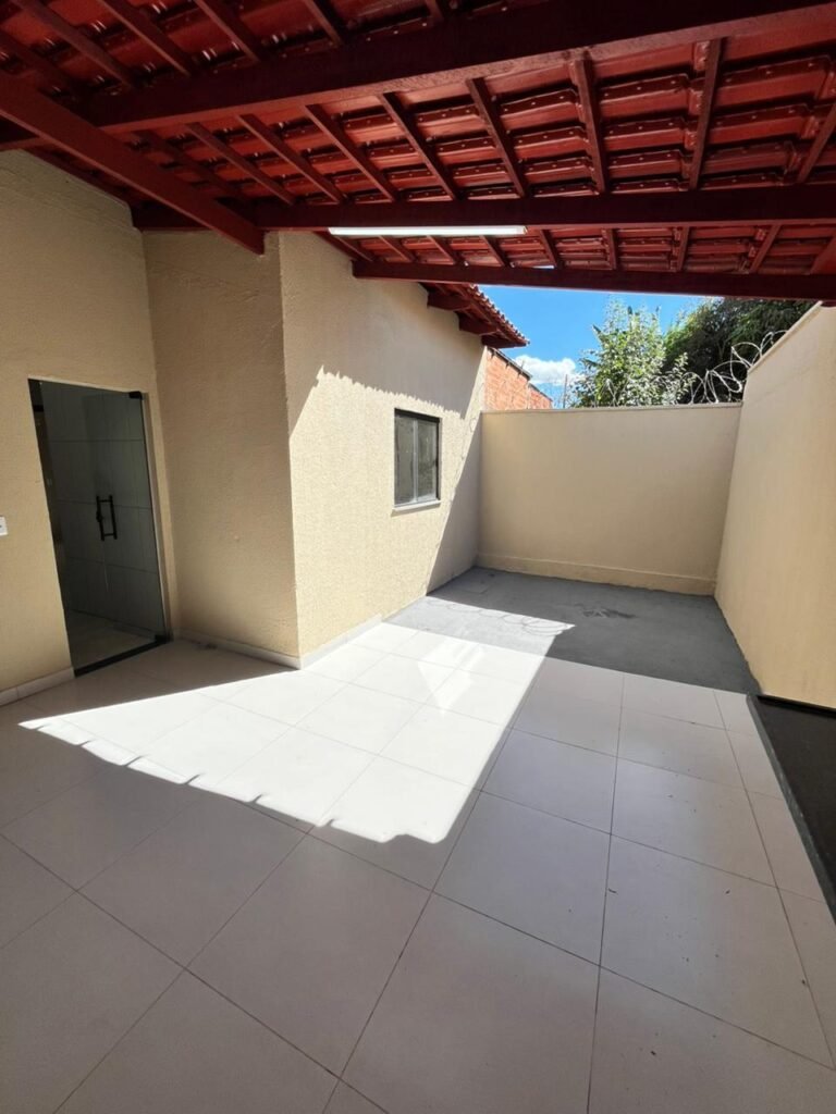 OPORTUNIDADE: CASA RECÉM-REFORMADA NA Vila Santa Rosa II – Senador Canedo / GO — Foto