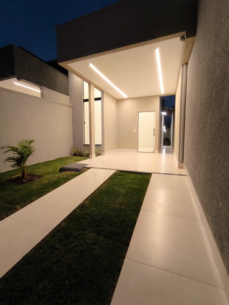 CASA NOVA E MODERNA À VENDA – RESIDENCIAL MONTE PASCOAL | GOIÂNIA-GO — Foto