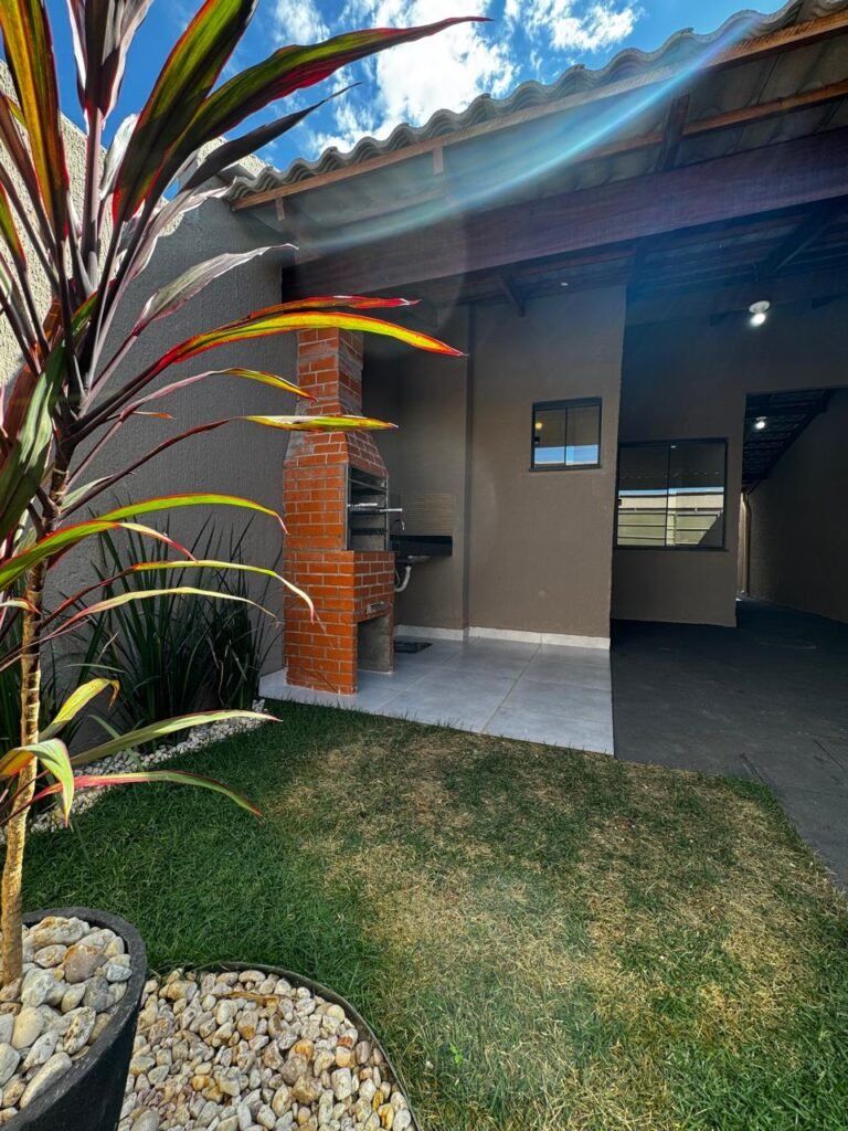 OPORTUNIDADE ÚNICA: CASA MODERNA NO BOSQUE DAS ORQUIDEAS EM SENADOR CANEDO. — Foto