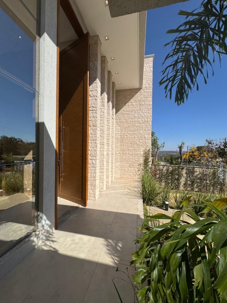OPORTUNIDADE ÚNICA: MANSÃO DE ALTO PADRÃO NO CONDOMÍNIO DE CHÁCARA VILLA VERDE — Foto