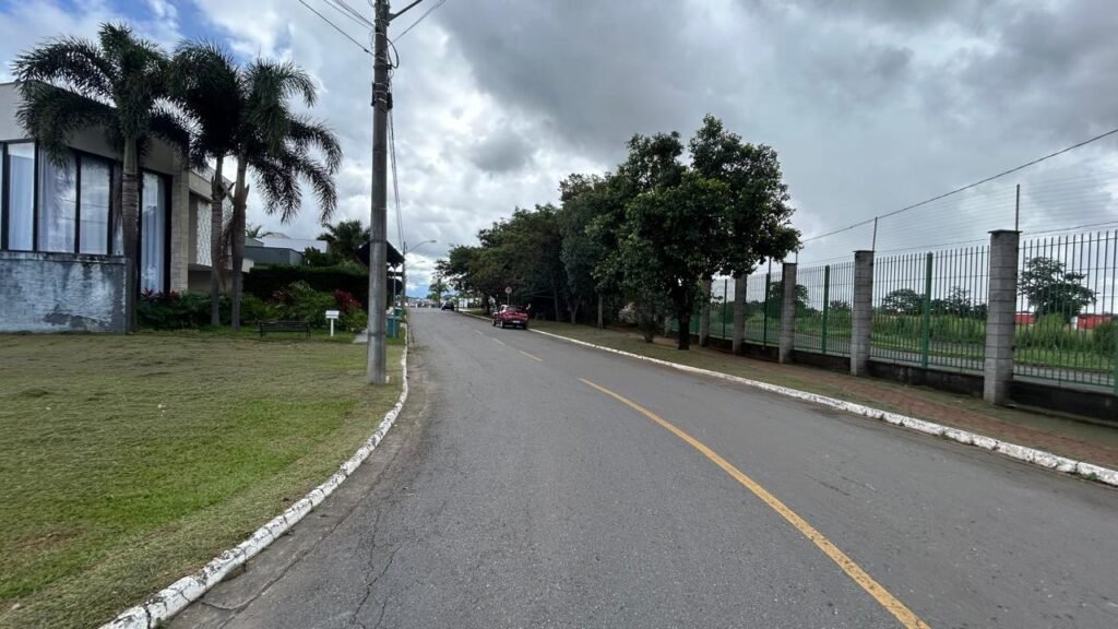 CONDOMÍNIO DO LAGO: LOTE PLANO E EXCLUSIVO EM GOIÂNIA — Foto