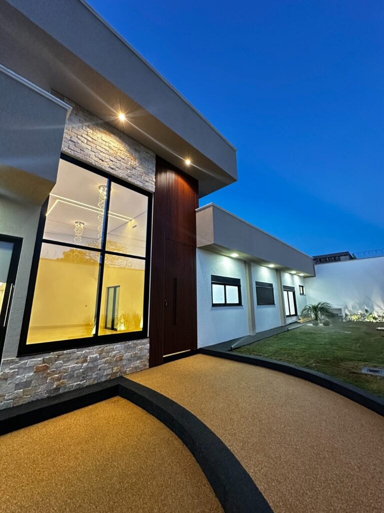 LUXO E SOFISTICAÇÃO NO SETOR TRÊS MARIAS: CASA DE ESQUINA COM PROJETO EXCLUSIVO — Foto