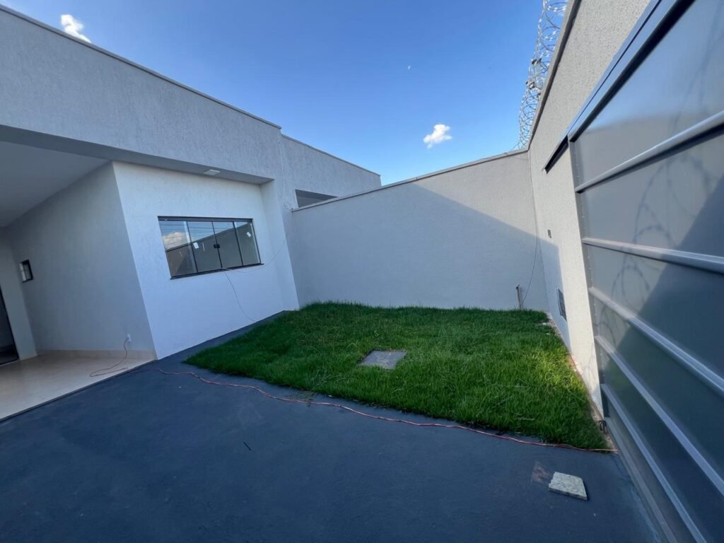 CASA MODERNA E PRONTA PARA MORAR NO SETOR CONDE DOS ARCOS — Foto