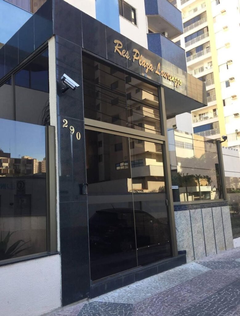 OPORTUNIDADE IMPERDÍVEL: APARTAMETO ESPAÇOSO NO RESIDENCIAL PLAZA LOURENZZO – SETOR BUENO — Foto