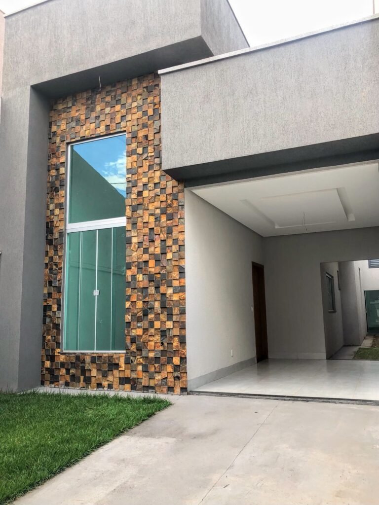 OPORTUNIDADE ÚNICA: CASA ESPAÇOSA NO SÍTIO SANTA LUZIA.