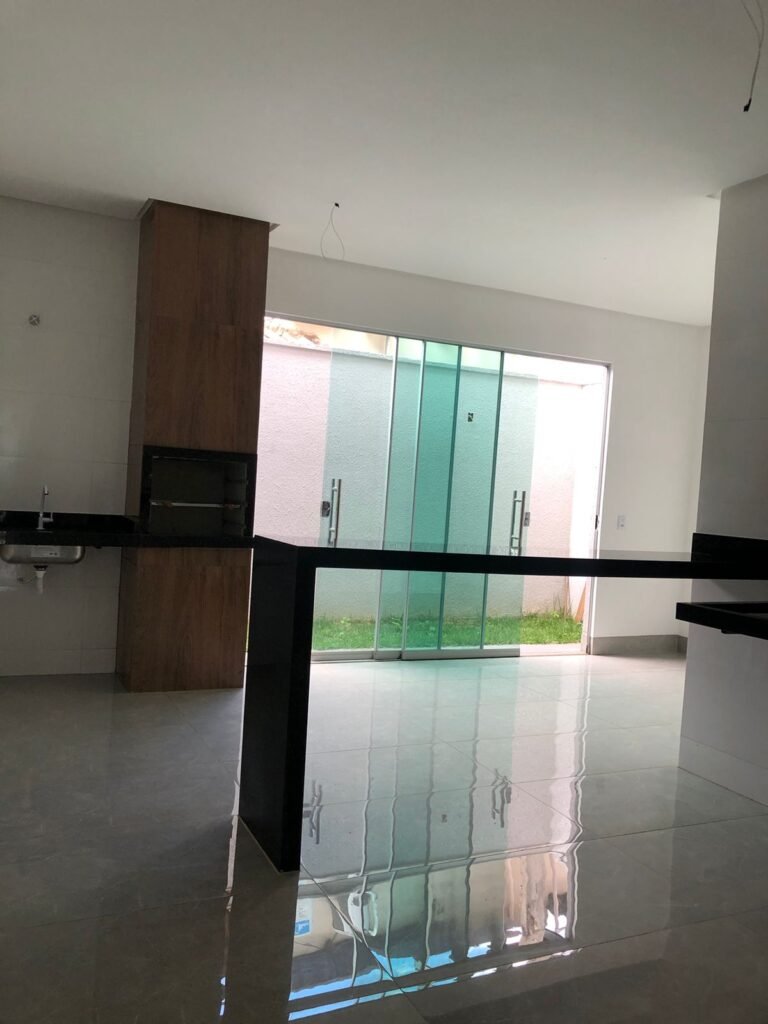 OPORTUNIDADE ÚNICA: CASA ESPAÇOSA NO SÍTIO SANTA LUZIA. — Foto
